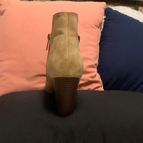 Michael Antonio Heels - Picture 5 of 6